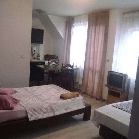 Lider Apartment Ivaylo Varna Buitenkant foto