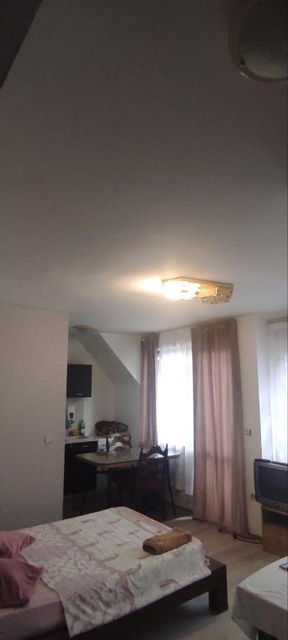 Lider Apartment Ivaylo Varna Buitenkant foto
