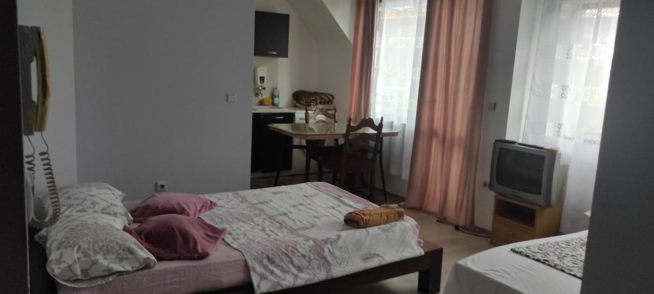 Lider Apartment Ivaylo Varna Buitenkant foto